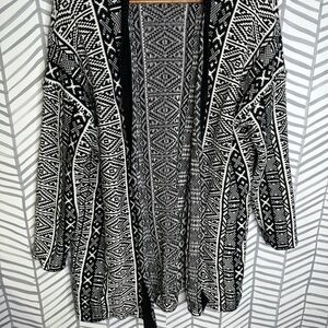 Old Navy Black and White Geometric Cardigan Sweater